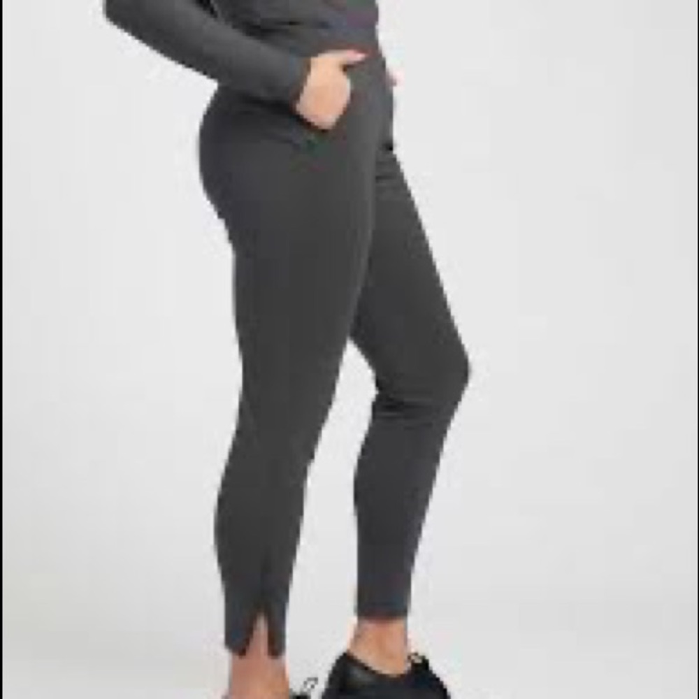 Universal Standard Moro Black Sand